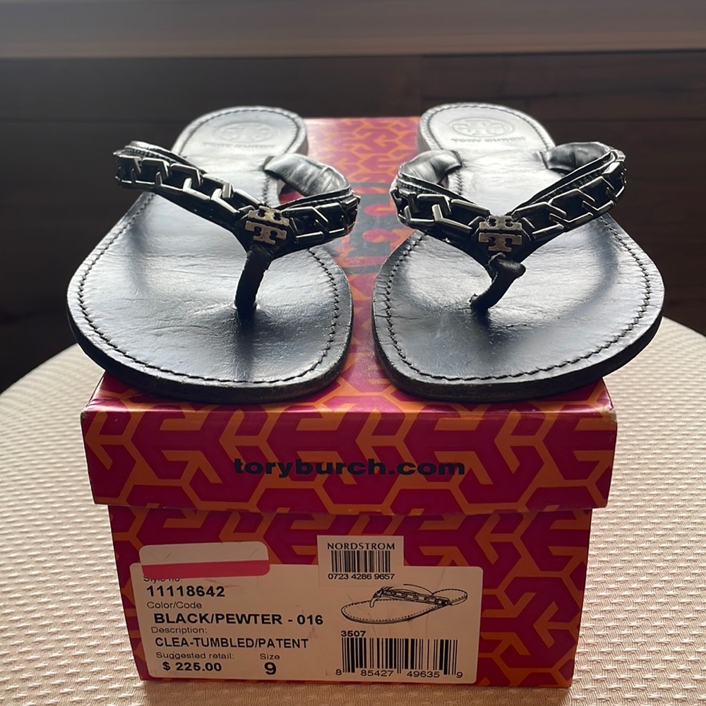 Tory Burch size 9 CLEA-TUMBLED/PATENT black/ pewter